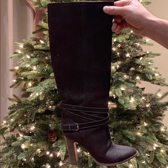 Club Monaco boots - Picture 3 of 3